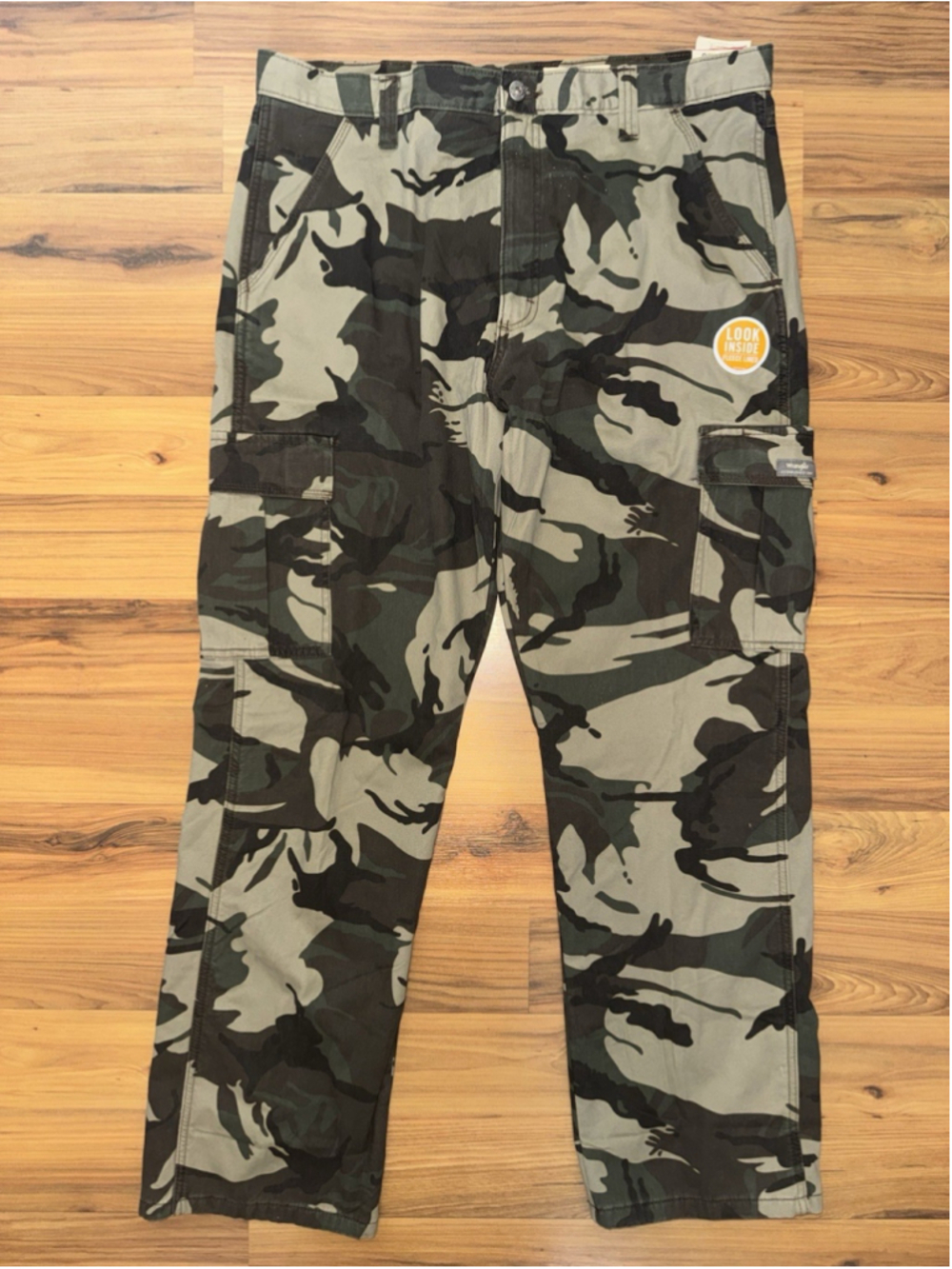 NWT Wrangler Camo Fleece Lined Cargo Pants Relaxed Fit Outdoor 36x32 Utility